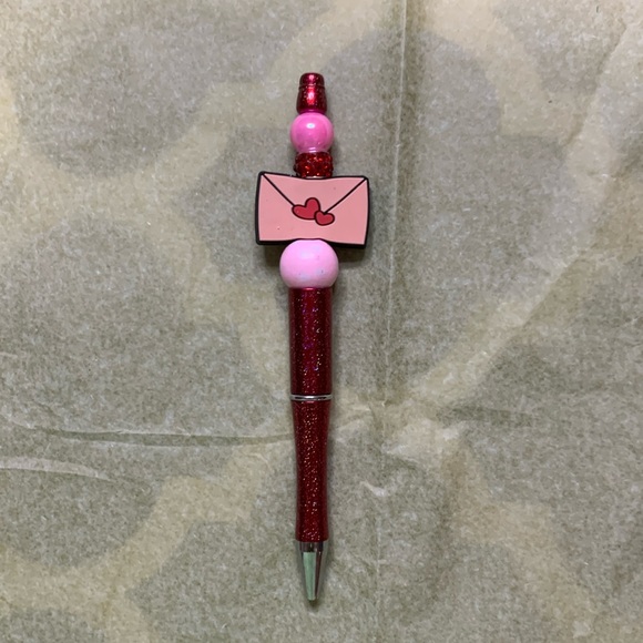 GILDAN BRAND NEW LOVE TEE SHIRT WITH SET OF 3 beaded pens - Picture 7 of 9